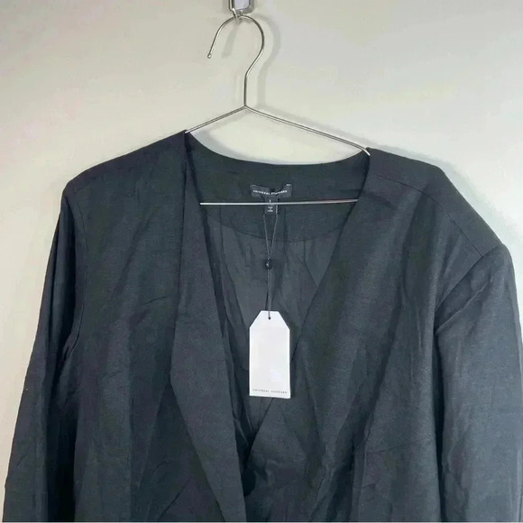 Universal Standard Black Linen Blend Atlas Blazer - Picture 4 of 9